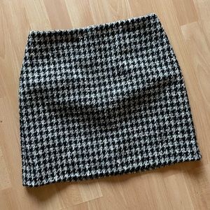 Houndstooth Skirt Loft Size 6